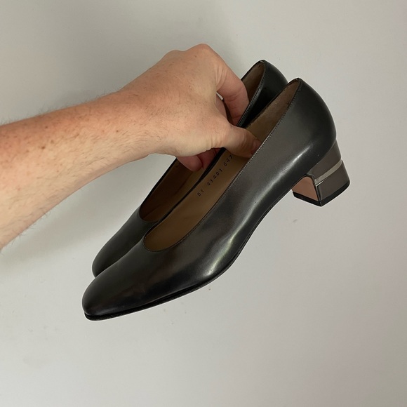 Salvatore Ferragamo Metallic Block Heel Pumps Womens Size 7 - Picture 2 of 7